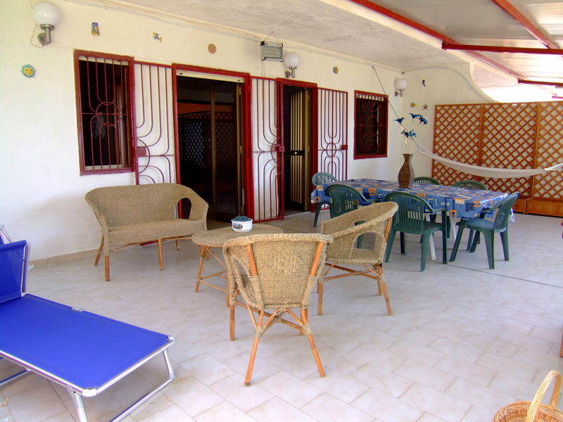 terrazzo con vista sul mare